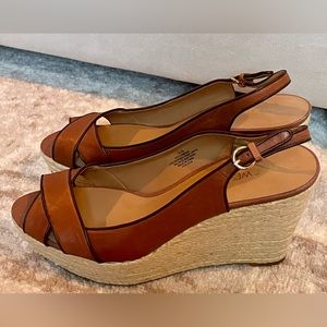 Nine West leather wedge sandal, size 10.5, great condition! 4 1/2 inch wedge.